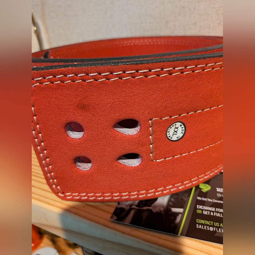 Fitness Red and Black Men’s Gym Belt - Picture 4 of 7
